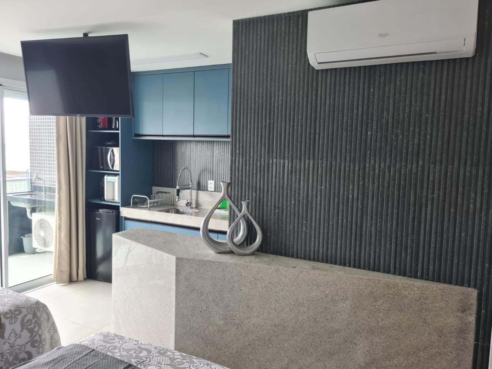 Apartamento Luxuoso Beira-mar Com Sacada Em Maceió